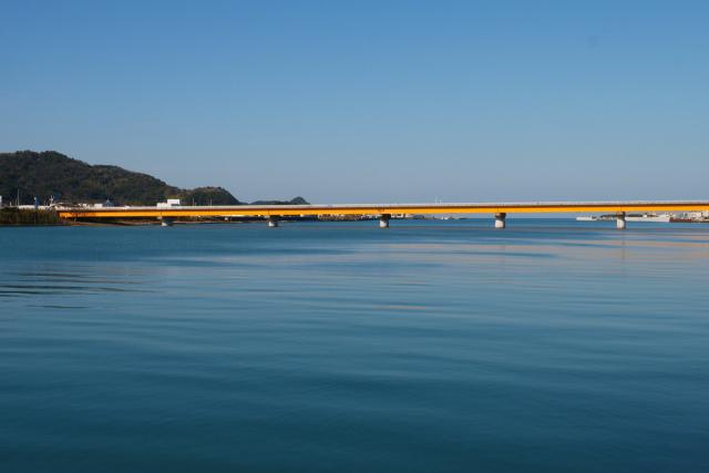 有田川と有田大橋