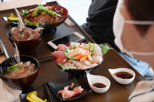 海鮮丼も美味しそうです。